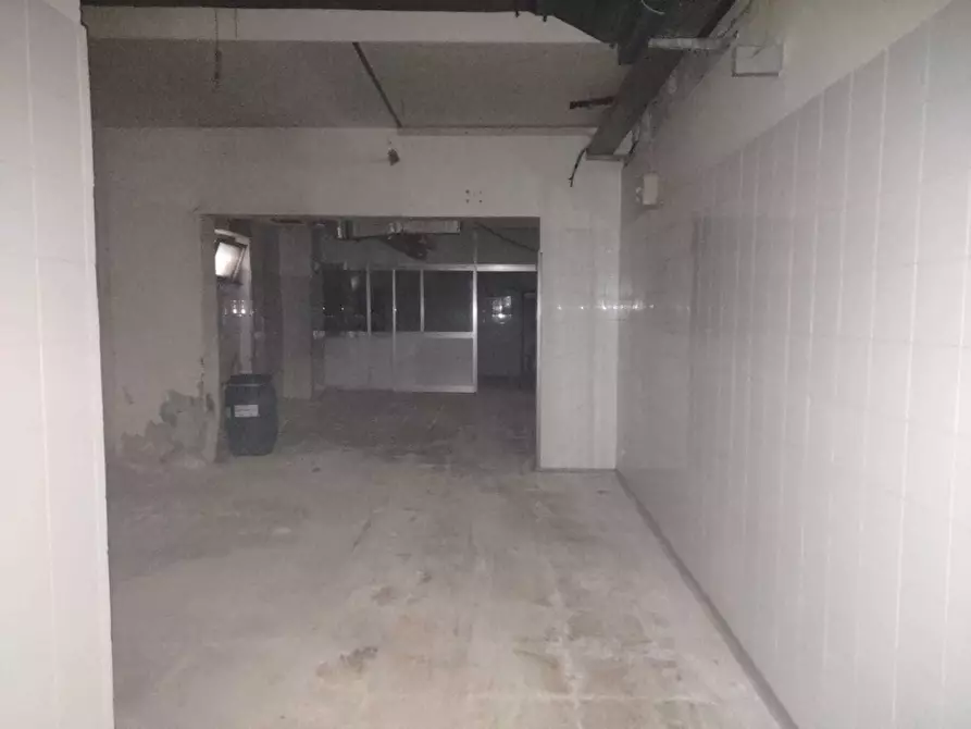Immagine 22 di Magazzino in affitto  a Jesi