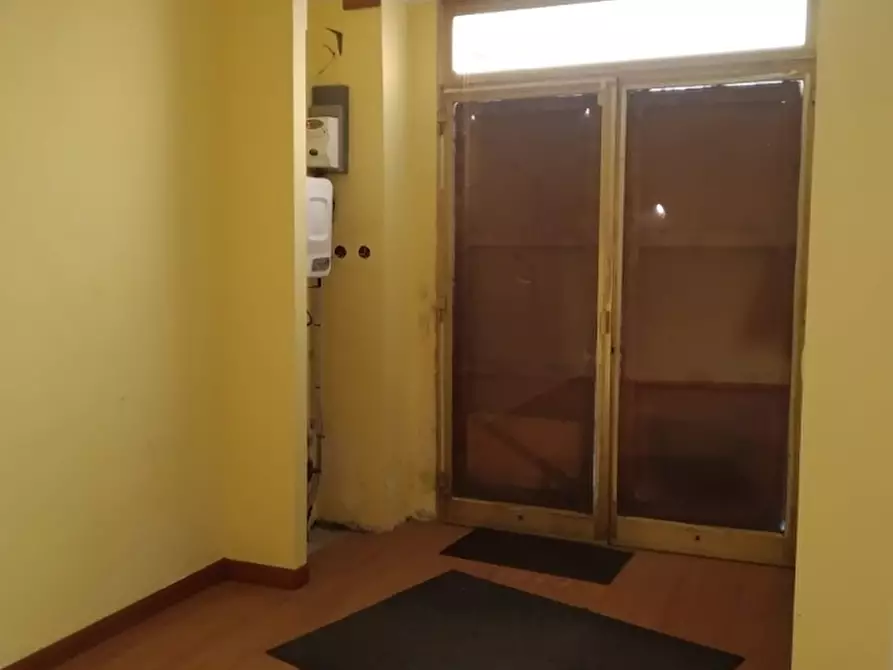 Immagine 10 di Locale commerciale in vendita  a Jesi