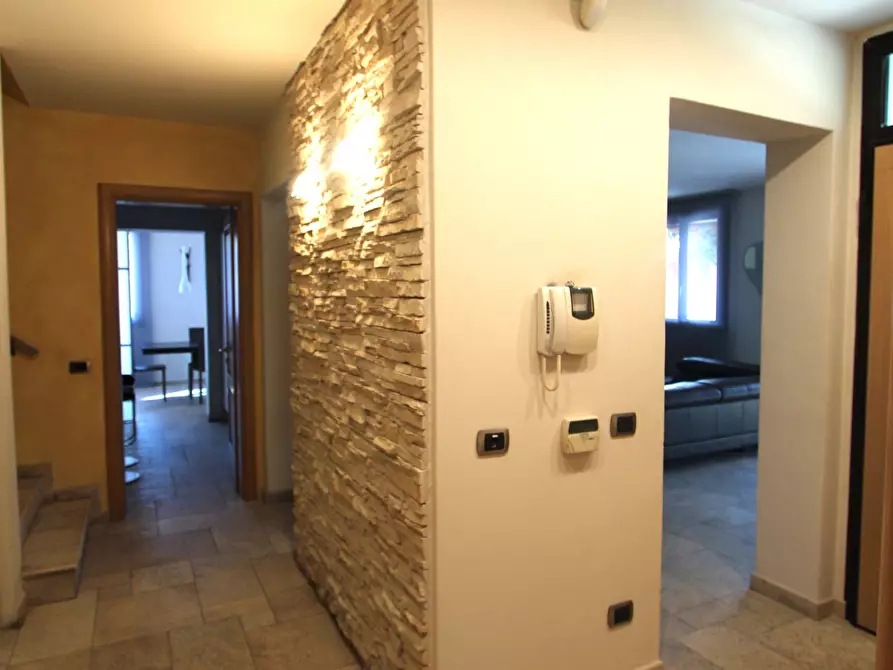 Immagine 28 di Villa in vendita  in Via Augusto Ferrari a Valsamoggia