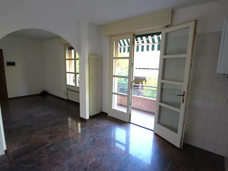 Immagine 5 di Appartamento in vendita  in Viale dell'Indipendenza a Valsamoggia