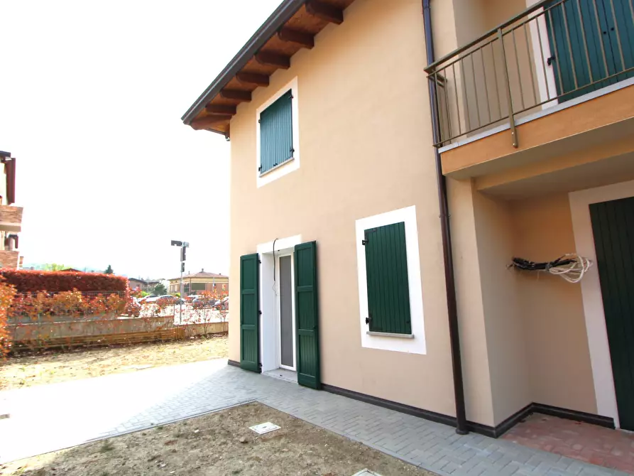 Immagine 2 di Villetta a schiera in vendita  in Via Prati di Soletto a Valsamoggia