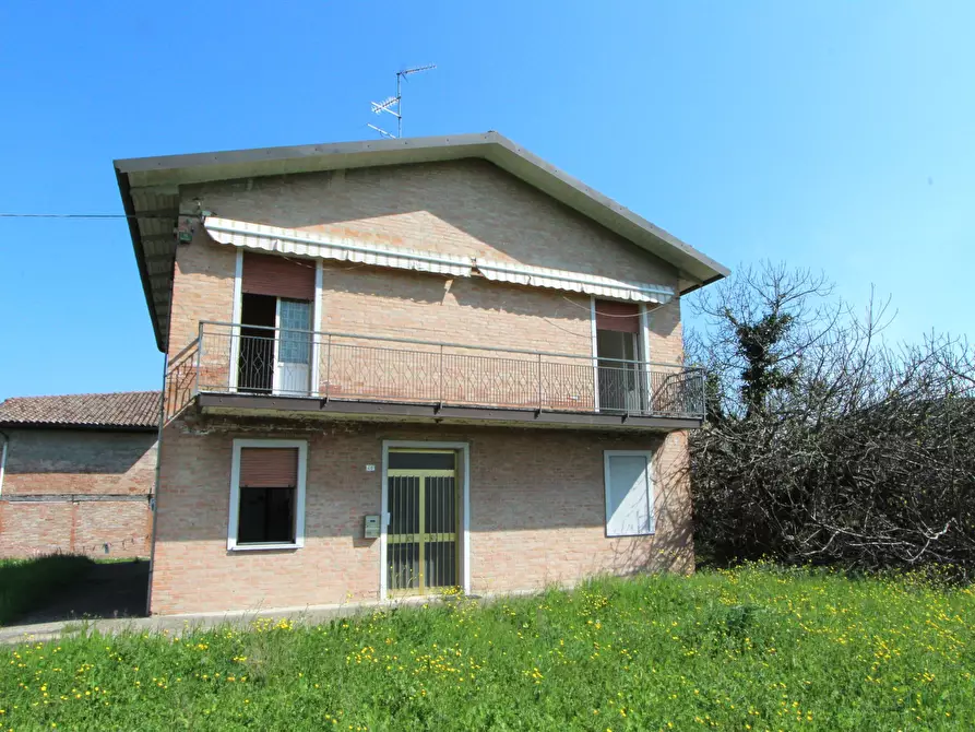 Immagine 17 di Porzione di casa in vendita  in Viale M. di Canossa a Valsamoggia