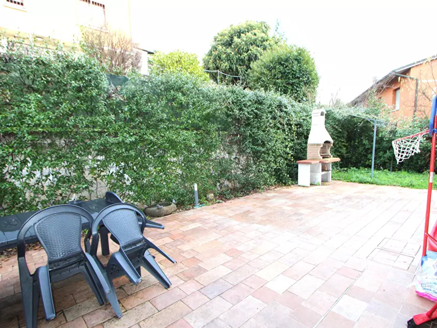 Immagine 2 di Appartamento in vendita  in Via E. Carnevali a Valsamoggia