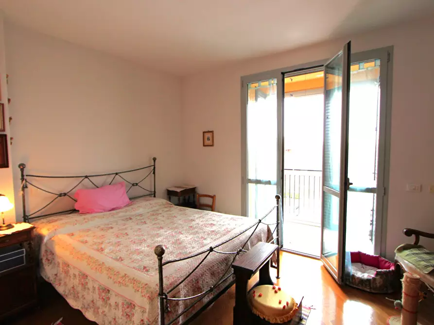 Immagine 10 di Appartamento in vendita  in Piazza Lorenzo D' Auria 3 a Valsamoggia