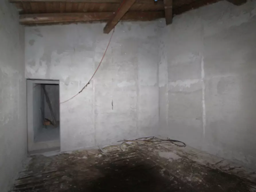 Immagine 48 di Porzione di casa in vendita  in Viale M. di Canossa a Valsamoggia