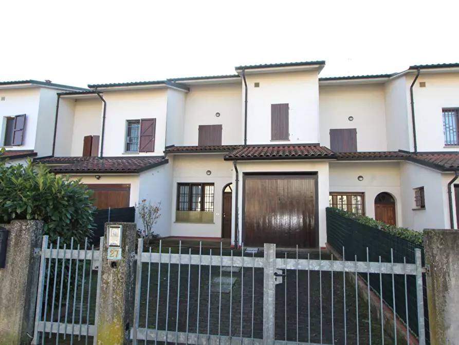 Immagine 5 di Villetta a schiera in vendita  in Via Pietro Nenni 26 a Valsamoggia