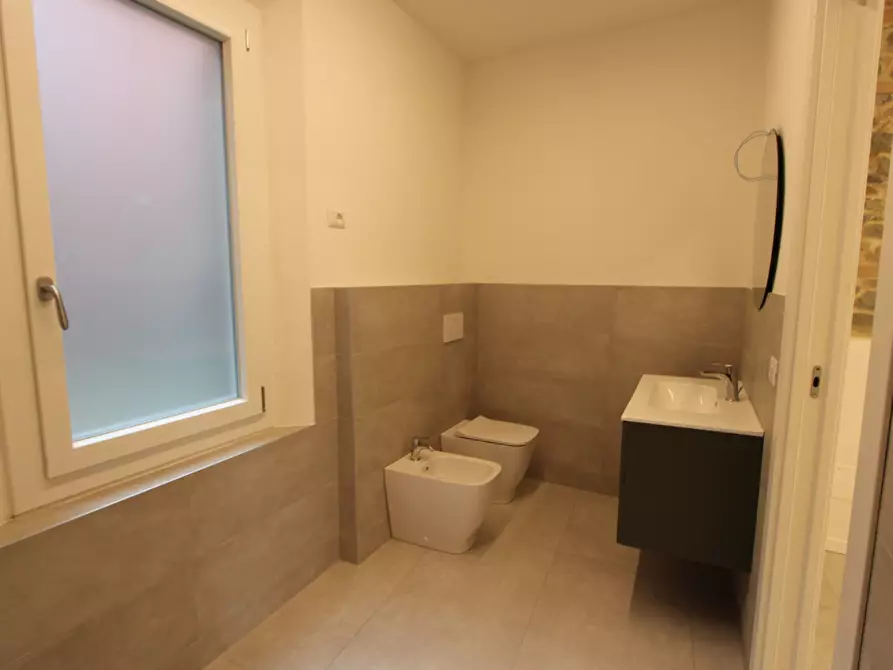 Immagine 8 di Appartamento in vendita  in Piazza Giuseppe Garibaldi a Valsamoggia