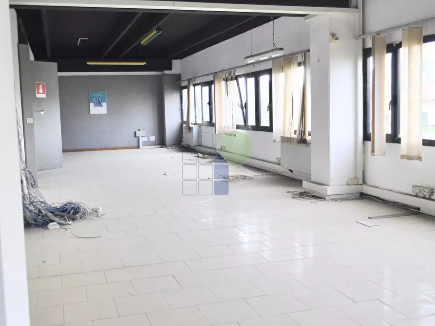 Immagine 2 di Attività artigianale in vendita  in Via della Padula 11 a Livorno