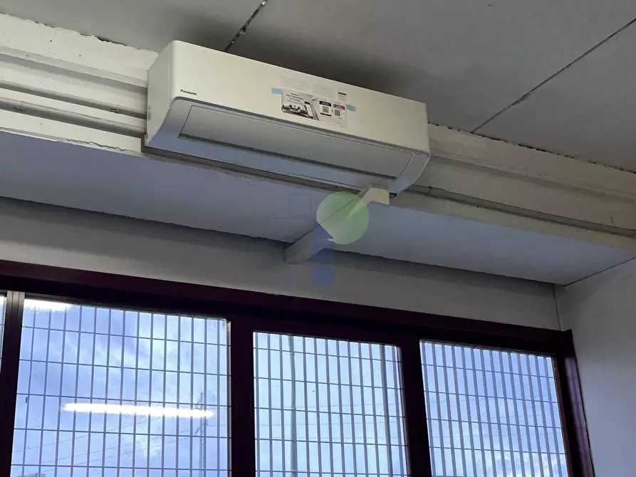 Immagine 7 di Ufficio in affitto  in Via dell' Artigianato 21 a Livorno