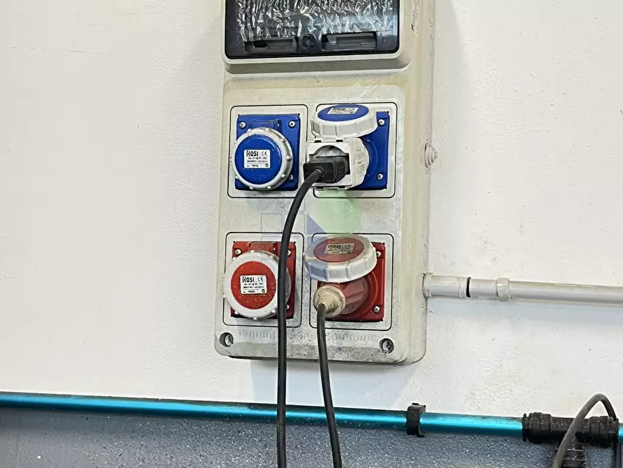 Immagine 9 di Locale commerciale in affitto  in Via Arrotini 11 a Livorno