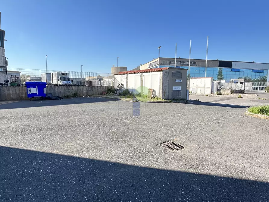 Immagine 12 di Locale commerciale in affitto  in Via Arrotini 11 a Livorno