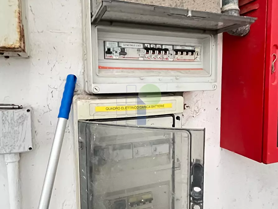 Immagine 50 di Attività artigianale in vendita  in Via Grotta delle Fate 89 a Livorno