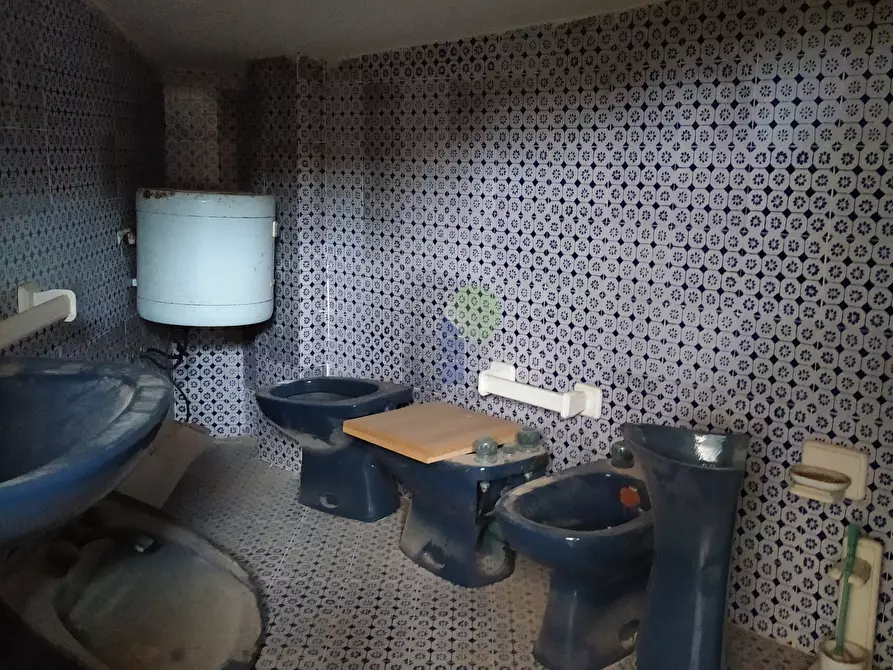 Immagine 16 di Pentalocale in vendita  in Viale Padre Nicola Magri 4 a Livorno