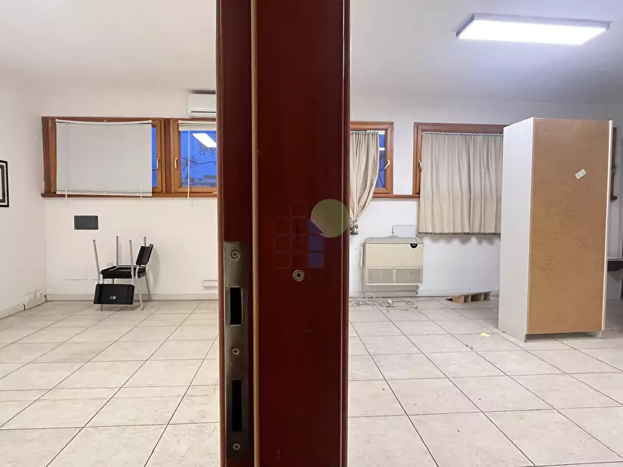 Immagine 3 di Ufficio in affitto  in Via L. da Vinci 36 a Livorno