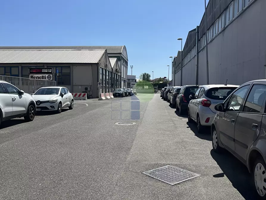 Immagine 3 di Capannone industriale in vendita  in Via delle Cateratte 55 a Livorno