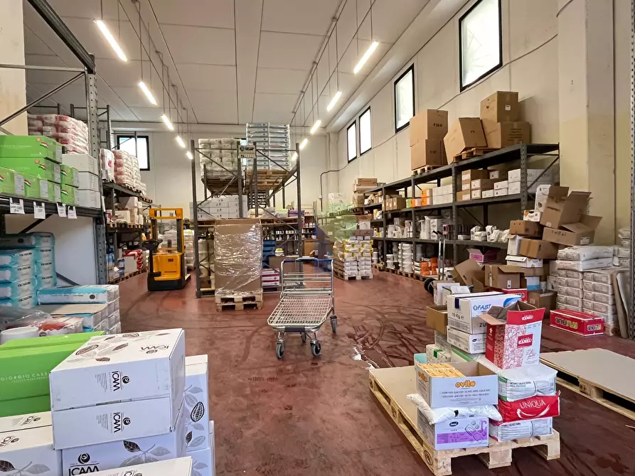 Immagine 17 di Attività artigianale in affitto  in Via Provinciale Pisana 111 a Livorno