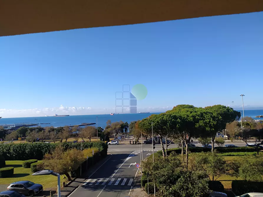 Immagine 1 di Pentalocale in vendita  a Livorno