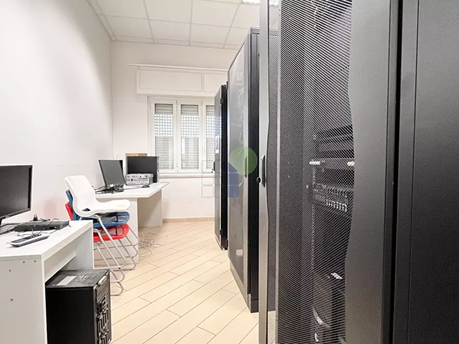 Immagine 4 di Ufficio in vendita  in Via L. da Vinci 35 a Livorno