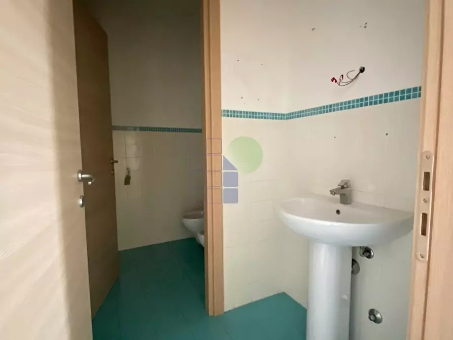 Immagine 5 di Ufficio in affitto  in Via delle Corallaie 11 a Livorno