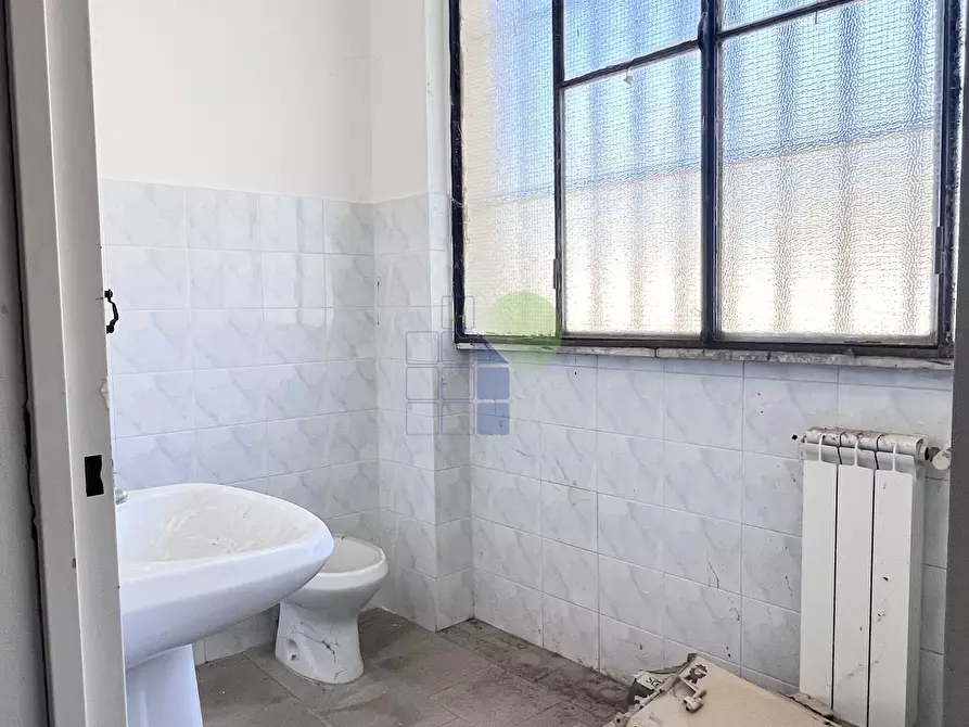 Immagine 17 di Attività artigianale in vendita  in Via Grotta delle Fate 89 a Livorno