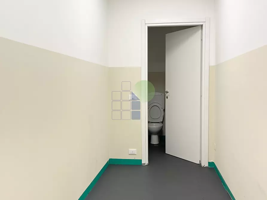 Immagine 20 di Attività artigianale in affitto  in Via dell' Artigianato 45 a Livorno