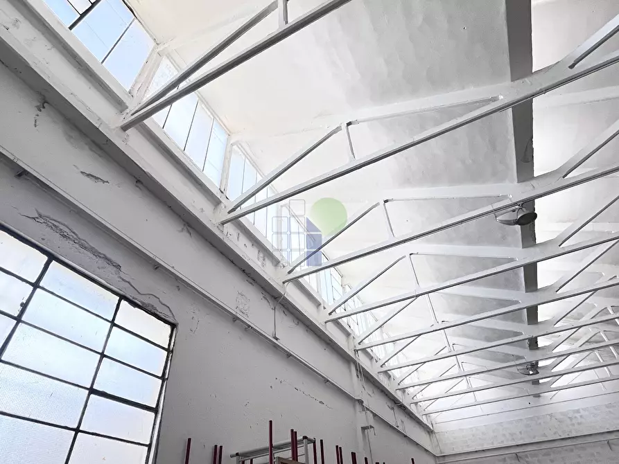 Immagine 37 di Attività artigianale in vendita  in Via Grotta delle Fate 89 a Livorno