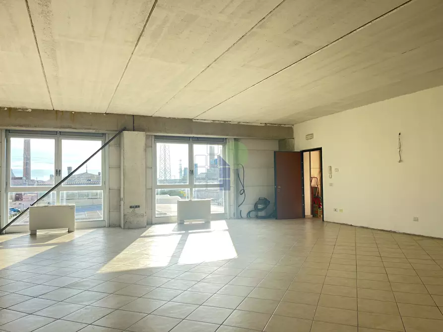 Immagine 6 di Ufficio in vendita  in Via delle Cateratte 105 a Livorno