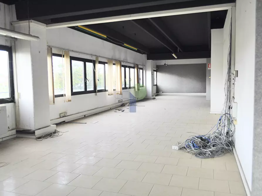 Immagine 22 di Attività artigianale in vendita  in Via della Padula 11 a Livorno