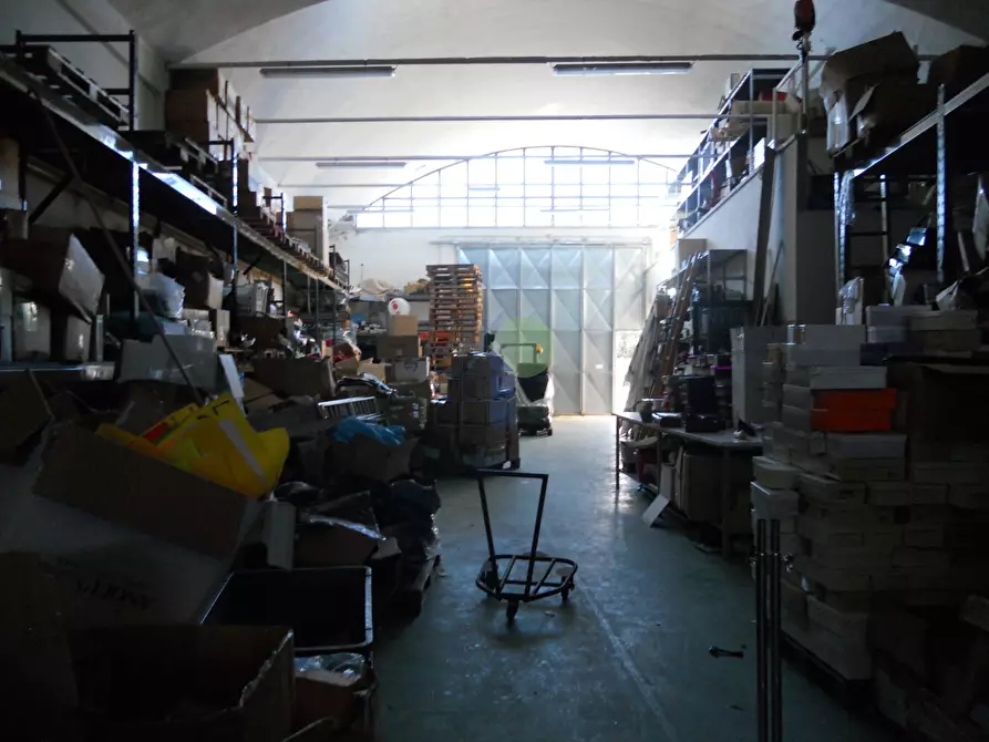 Immagine 2 di Attività artigianale in vendita  in Via Leopardi 11 a Livorno