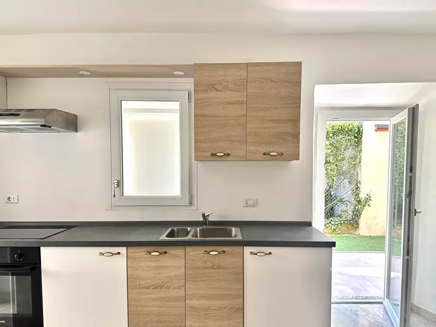 Immagine 5 di Bilocale in vendita  in Via Crosa 1 a Arona