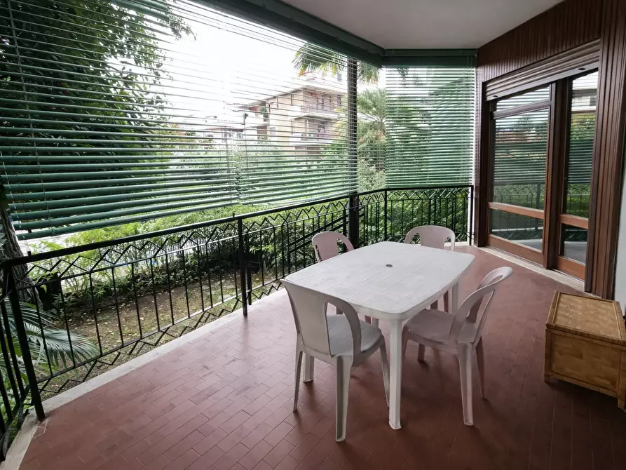 Immagine 2 di Bilocale in affitto  a Arona