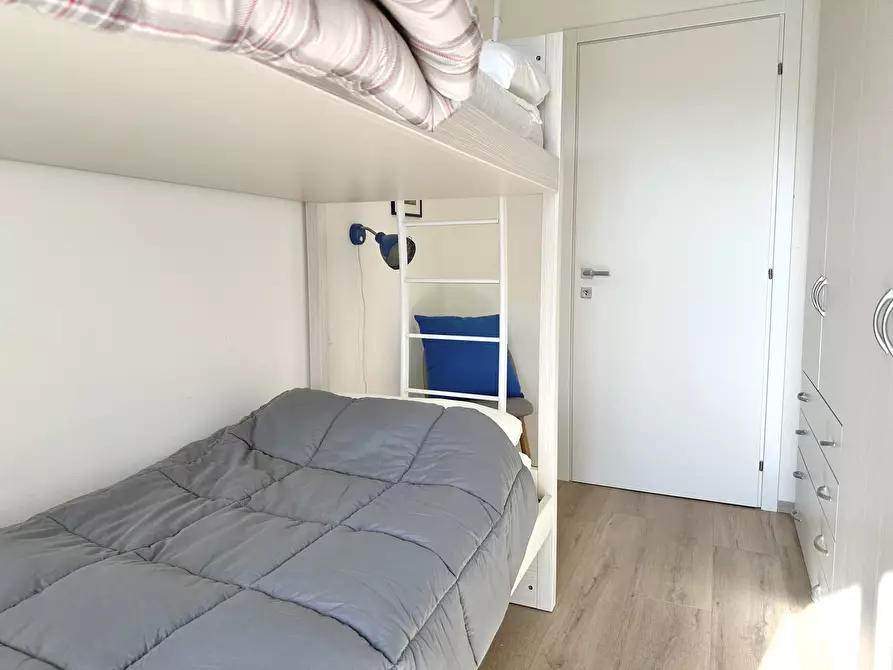 Immagine 18 di Trilocale in affitto  in Via XXV Aprile 1 a Arona