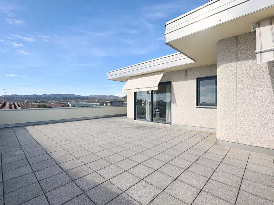 Immagine 13 di Trilocale in vendita  in Viale Cesare Battisti 1 a Briga Novarese