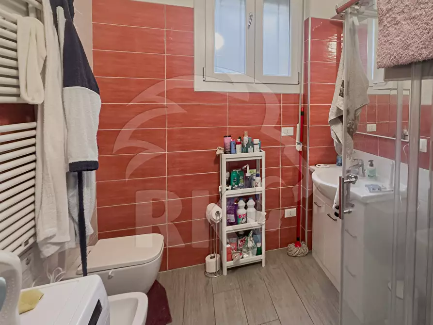 Immagine 12 di Bilocale in vendita  in Via Reggio Emilia 6 a Bologna