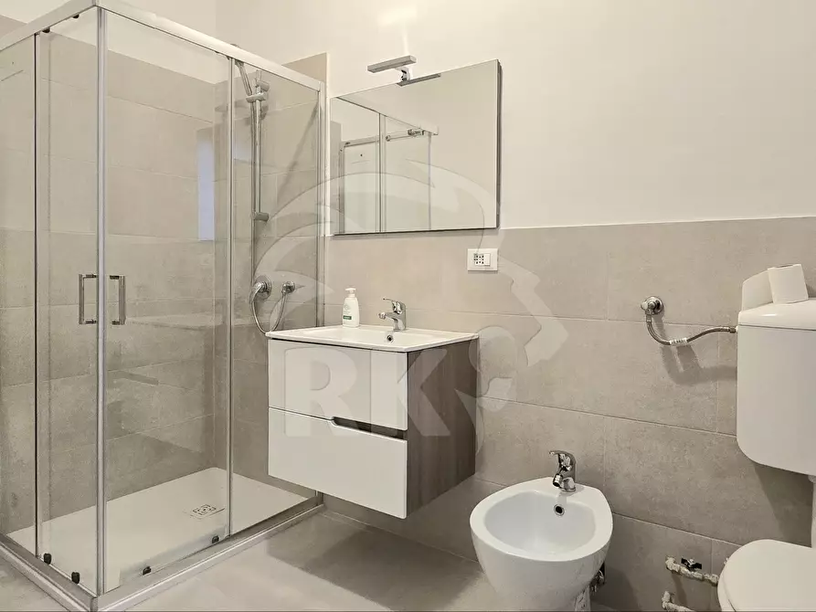 Immagine 8 di Pentalocale in affitto  a Bologna