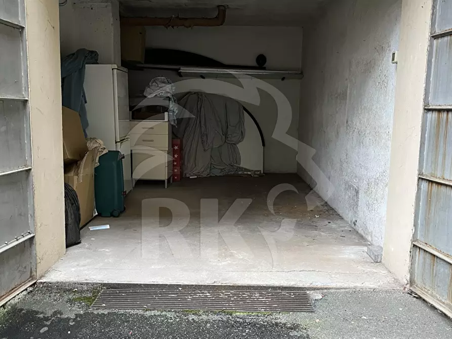 Immagine 4 di Garage in vendita  a Bologna
