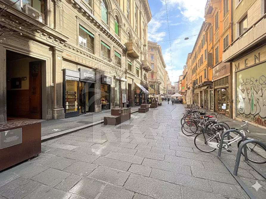 Immagine 6 di Attività commerciale in vendita  in Via dell'Indipendenza 2 a Bologna
