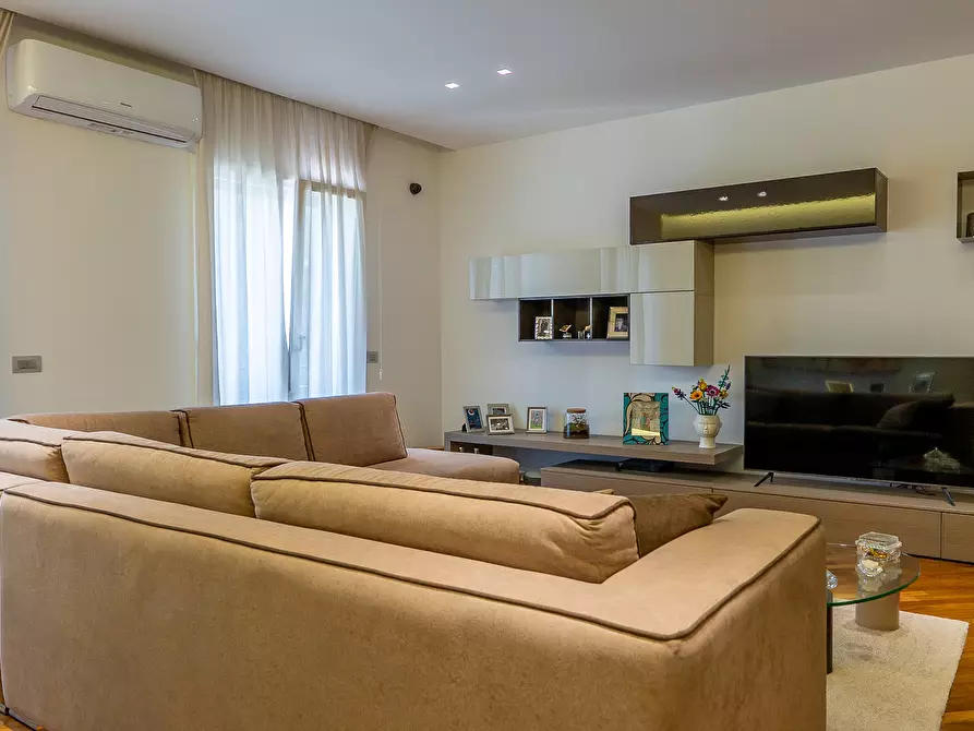 Immagine 4 di Appartamento in vendita  in Via Corsica 3 a Siracusa