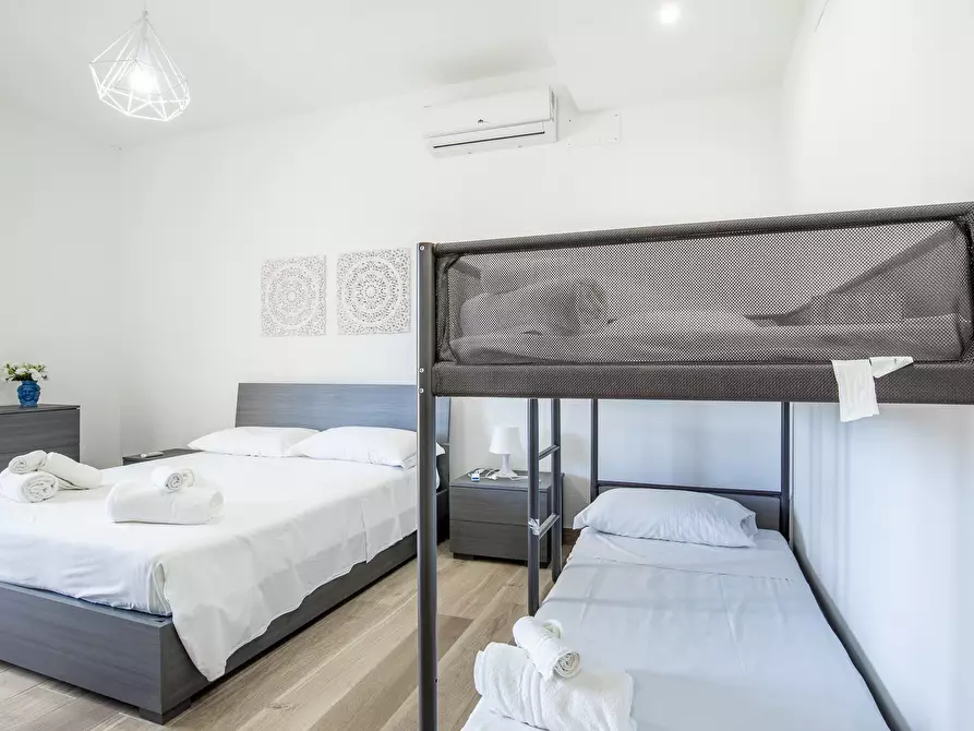 Immagine 25 di Villa in vendita  in Via Costa del Sole 37 a Siracusa