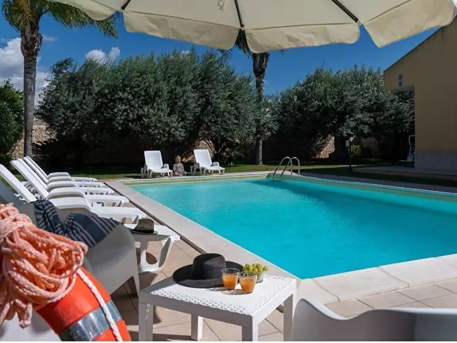 Immagine 22 di Villa in vendita  in Viale delle Rose 41 a Scicli