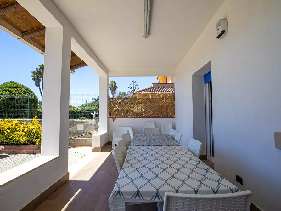 Immagine 18 di Villa in vendita  in Via Costa del Sole 37 a Siracusa