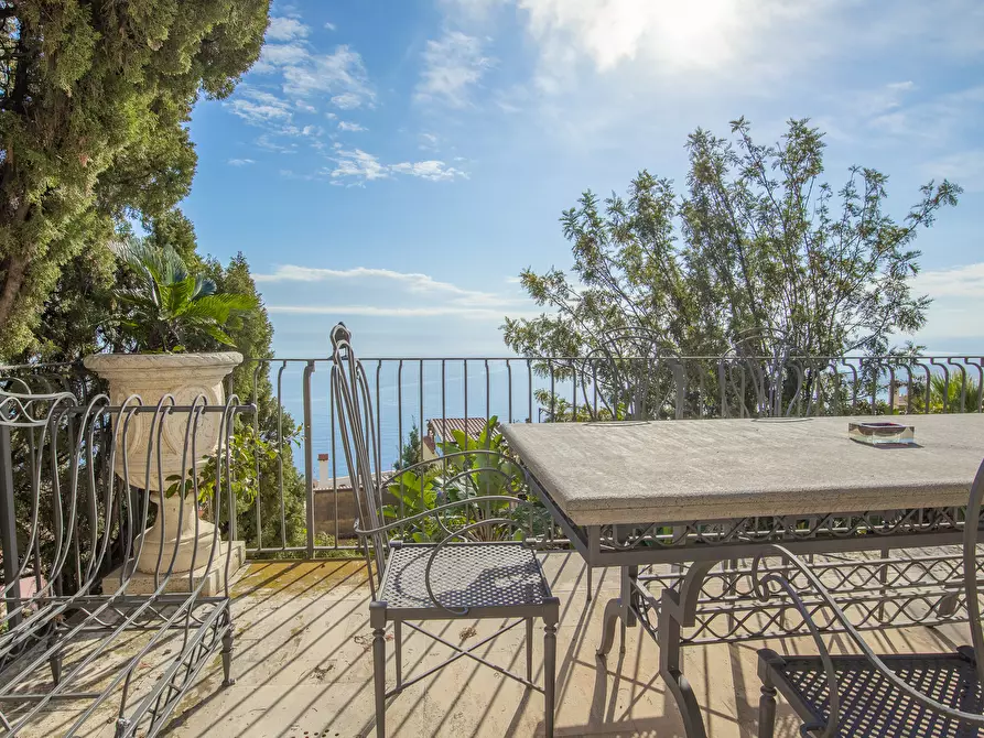 Immagine 35 di Villa in vendita  in Salita Giafari 25 a Taormina