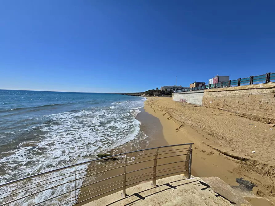 Immagine 60 di Villa in vendita  in lido di noto a Noto