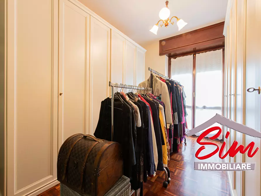 Immagine 13 di Pentalocale in vendita  in Via Agogna sn a Novara