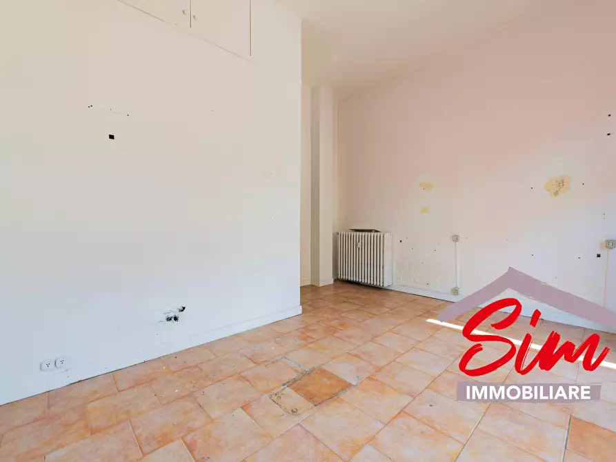 Immagine 23 di Locale commerciale in affitto  in via perazzi snc a Novara