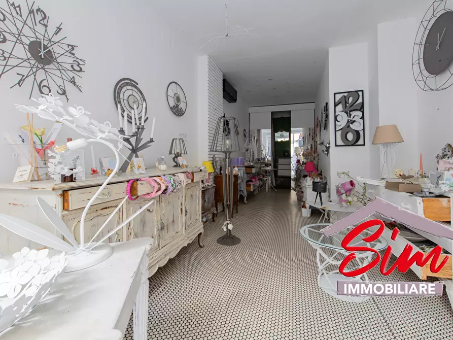 Immagine 3 di Locale commerciale in vendita  in Via Giuseppe Prina snc a Novara