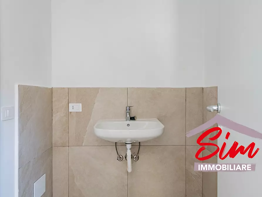 Immagine 11 di Bilocale in affitto  in Corso Cavour snc a Trino Vercellese