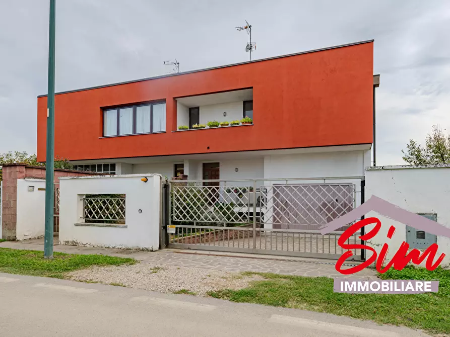 Immagine 4 di Villa in vendita  in Via Roncaglione snc a Casalino