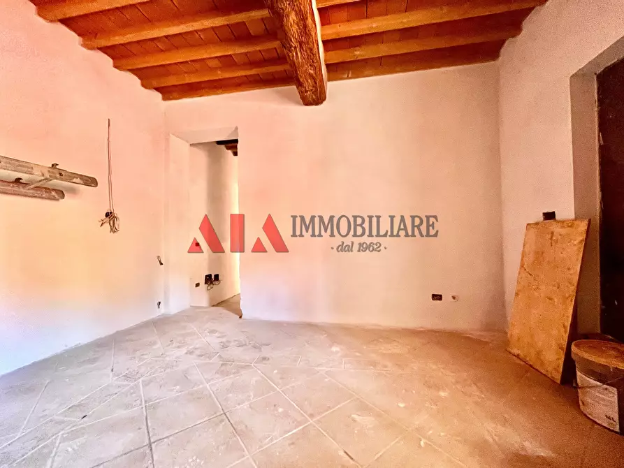 Immagine 9 di Casa bifamiliare in vendita  in SS439 57 a Buti