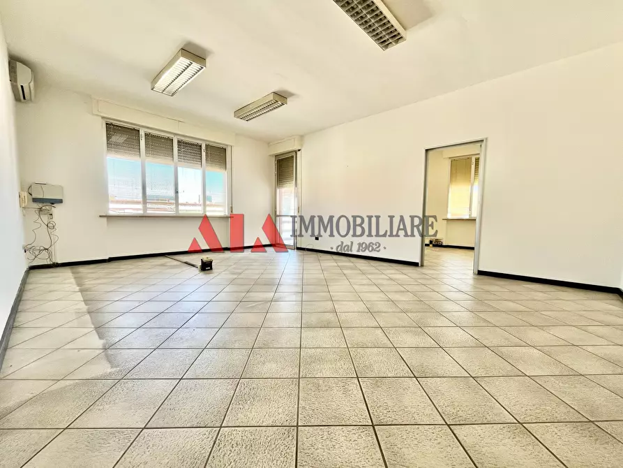 Immagine 9 di Ufficio in affitto  in Via D'acquisto Salvo a Pontedera